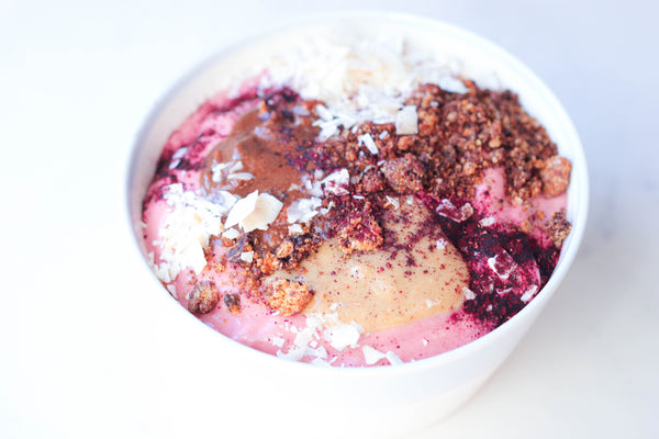 Rhubarb and Strawberry Smoothie Bowl